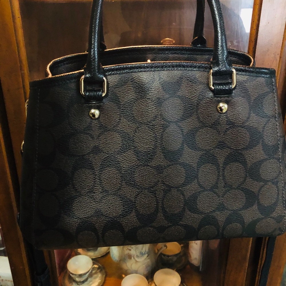 ❌SOLD❌ Coach 2 way Crossbody Bag - Picture 2 of 8